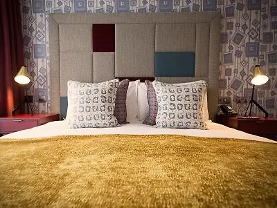 Devonshire Club & Hotel London