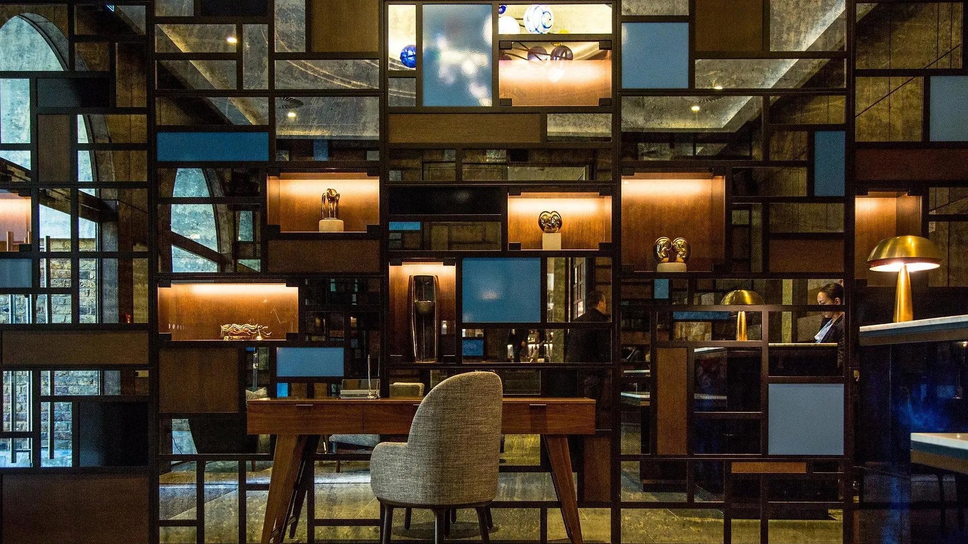 Devonshire Club & Hotel London