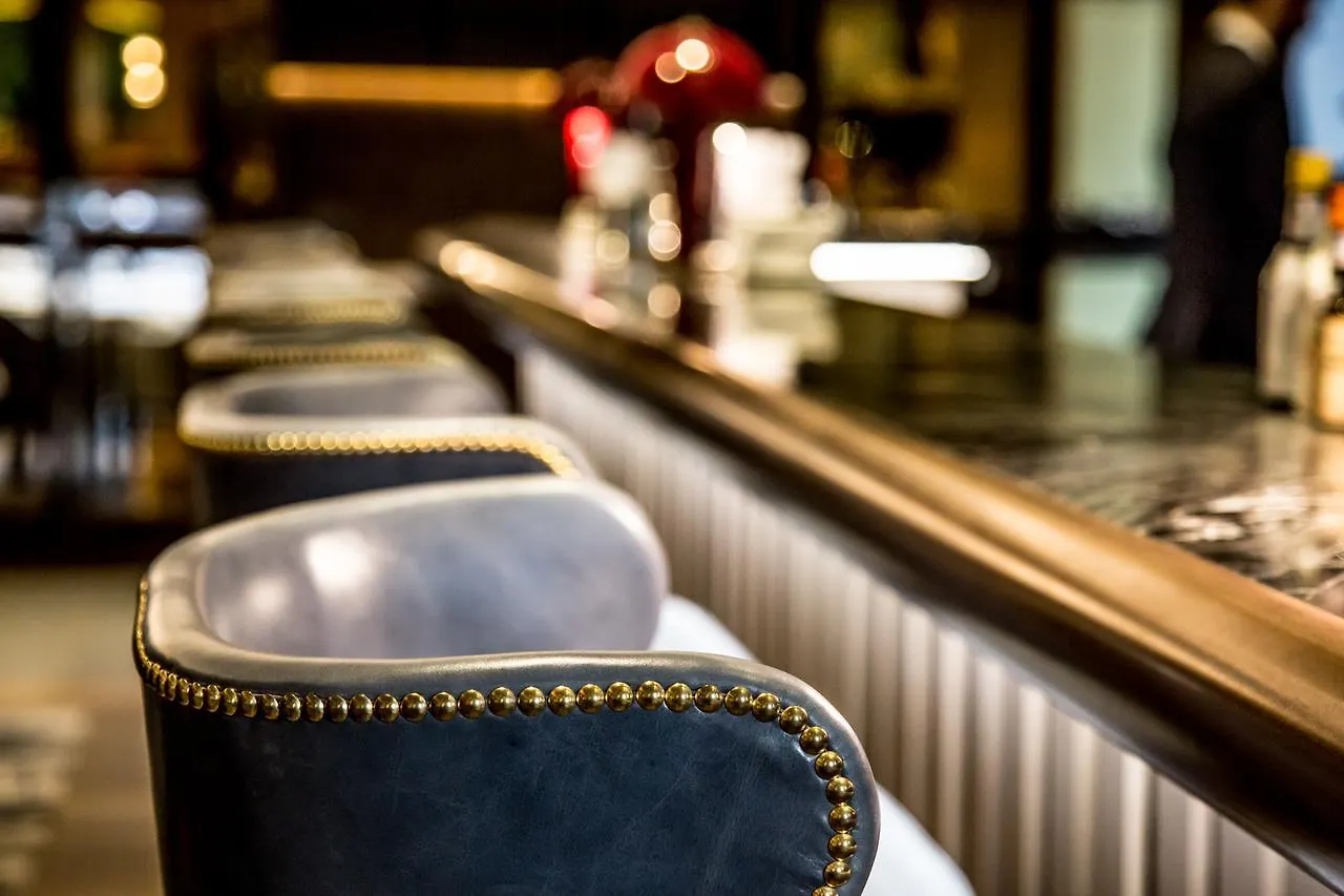 Devonshire Club & Hotel London