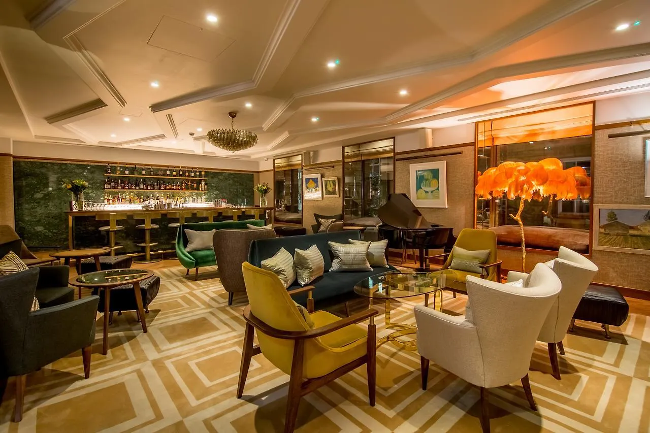 Devonshire Club & Hotel London
