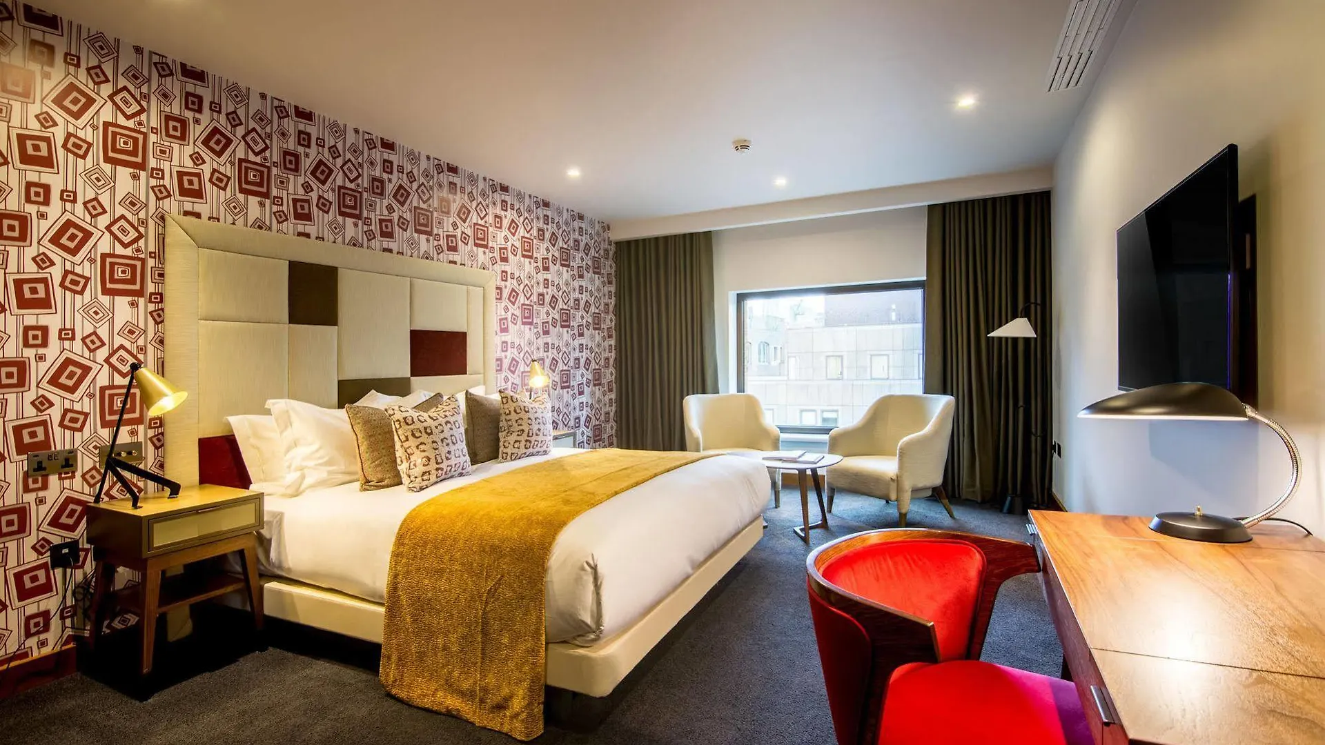 Devonshire Club & Hotel London