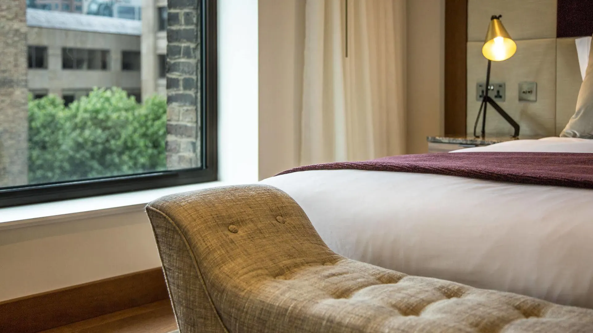 Devonshire Club & Hotel London
